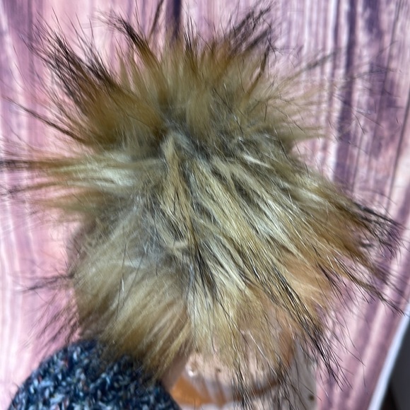 Venus faux fur beaded winter hat - Picture 12 of 12